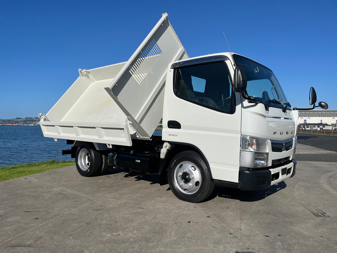 2021 FUSO Canter Very Low Km 3-Way Tipper