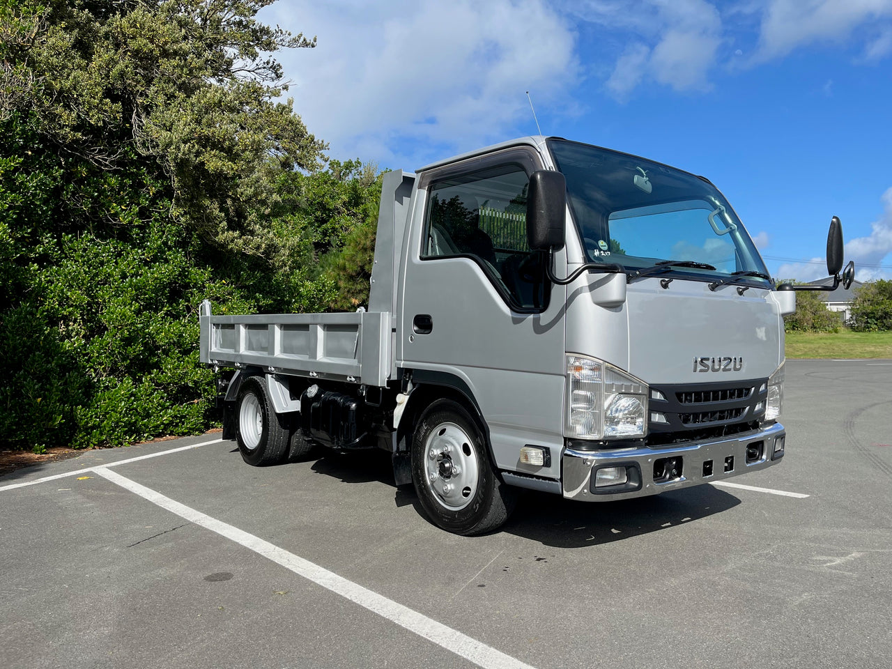 2016 Isuzu Elf Car Licence Tipper